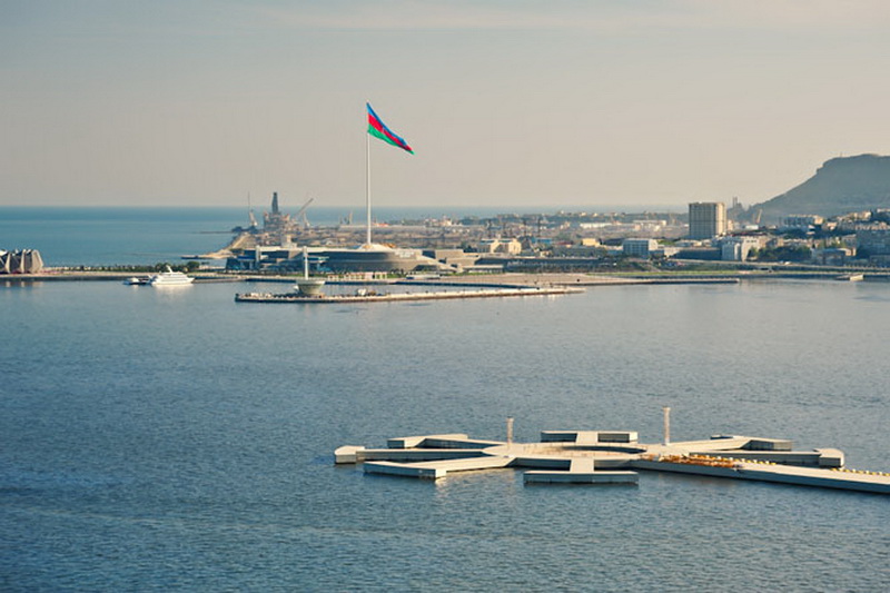 Прогулка российского блогера по Баку - ФОТО