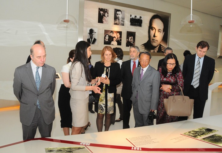 Руководители диппредставительств в Швейцарии и Лихтенштейне ознакомилась с Центром Гейдара Алиева - ФОТО