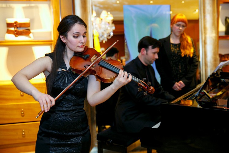 Общество Великобритания-Азербайджан и компания Ralph Lauren провели в Лондоне благотворительную акцию для детей-инвалидов - ФОТО