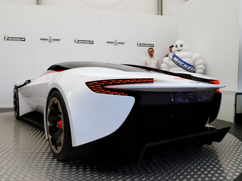 Aston Martin снарядил виртуальный прототип 800-сильным мотором - ФОТО