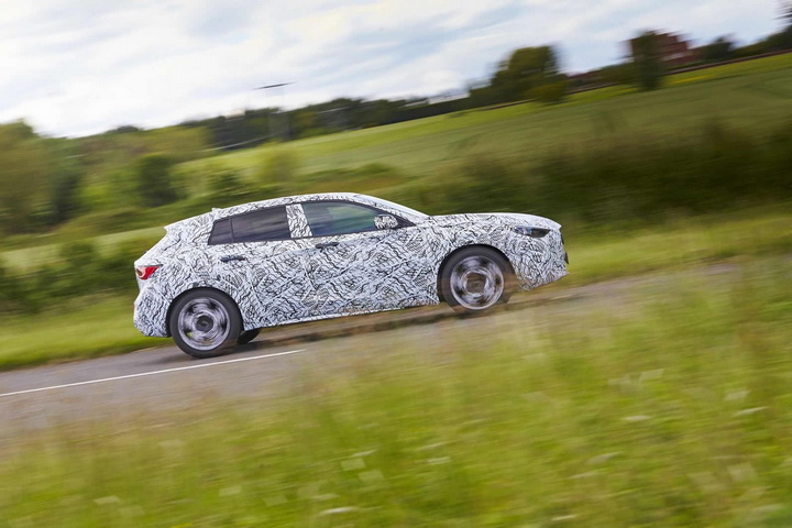Новый хэтчбек Infiniti Q30 - ФОТОСЕССИЯ