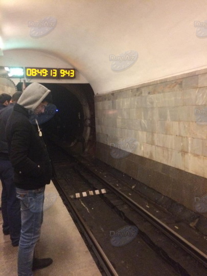 В работе бакинского метро произошел сбой - ОБНОВЛЕНО - ФОТО