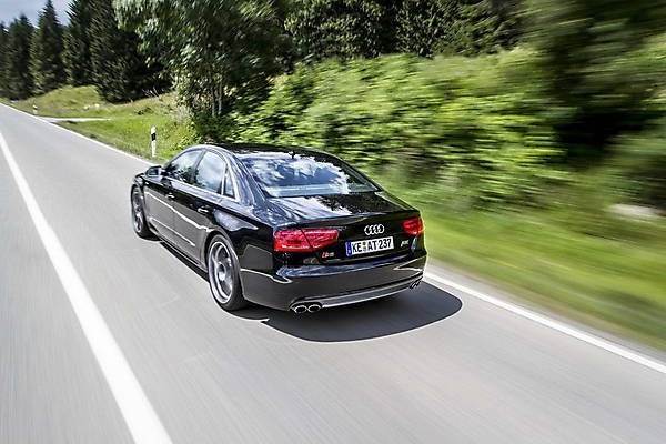 Блестящий тюнинг Audi S8 - ФОТО