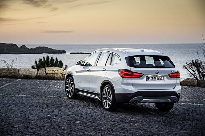 BMW официально представила новое поколение X1 - ФОТО