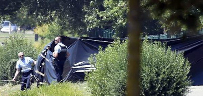 Теракт во Франции: на отрубленной голове нацарапано письмо - ОБНОВЛЕНО - ВИДЕО - ФОТО