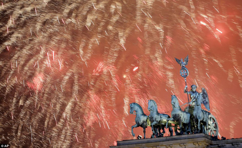 Как разные страны мира встретили 2014 год - ФОТО