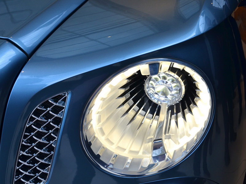 Новое имя для внедорожника Bentley нашли на Канарских островах - ФОТО