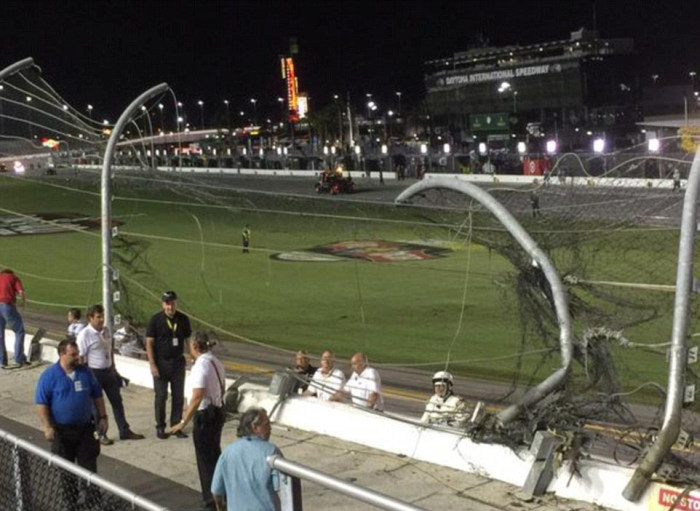 Самые страшные аварии на автогоноках NASCAR - ФОТОСЕССИЯ