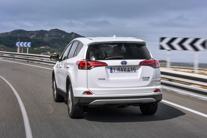 Toyota RAV4 сможет получать электричество из тепла - ФОТО