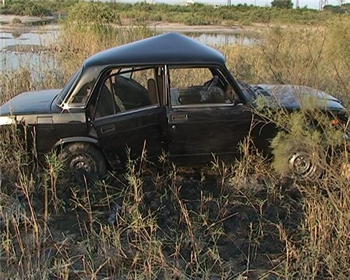 В Ширване Chevrolet Niva протаранил газопровод - ФОТО