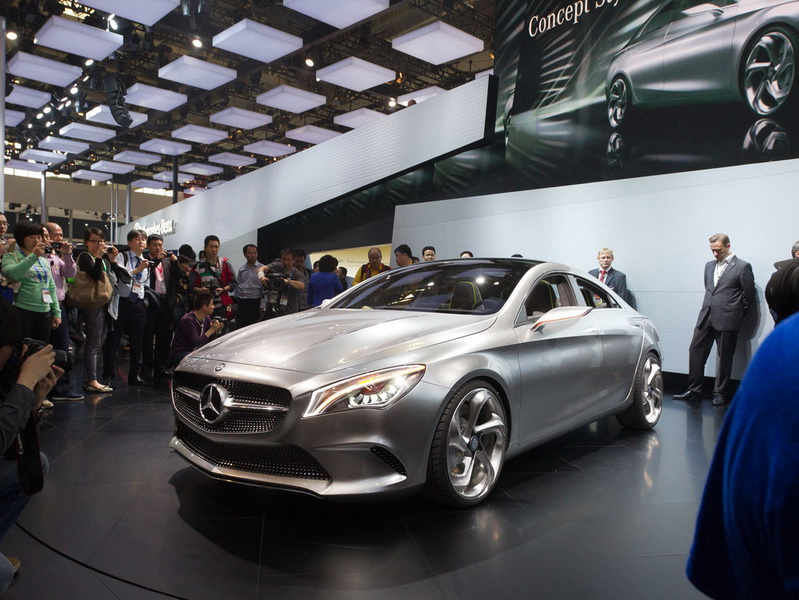 Mercedes CSC запустят в производство в 2013 году и назовут CLA - ФОТО