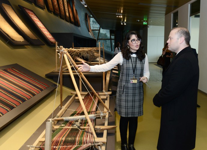 Премьер Мальты восхищен красотой азербайджанских ковров и Ичеришехер -ОБНОВЛЕНО - ФОТО