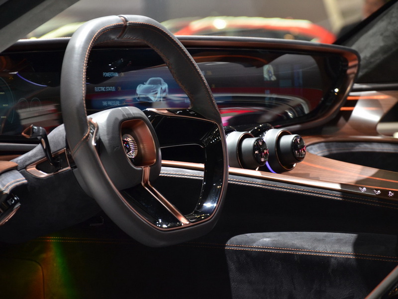 "Химический" суперкар из Лихтенштейна дебютировал в Женеве - ФОТО