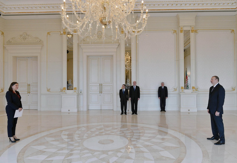 Президент Азербайджана принял верительные грамоты послов ряда стран - ОБНОВЛЕНО - ФОТО