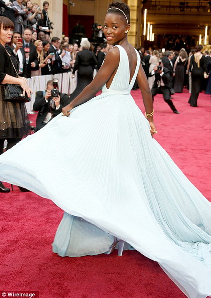 Лучшие образы с красной дорожки "Оскара" - ФОТО