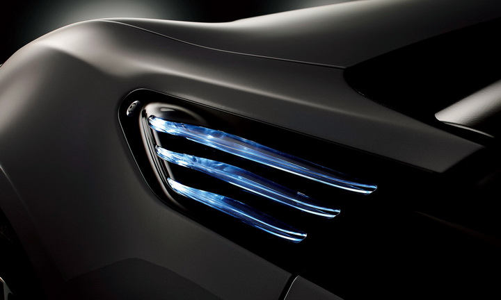 Спорткупе Toyota сделало круглые глаза - ФОТО