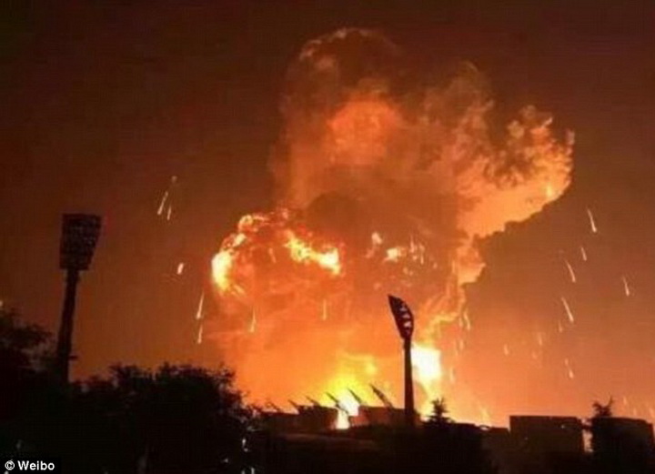 Мощный взрыв в Китае, есть погибшие, 500 раненых - ОБНОВЛЕНО - ФОТО - ВИДЕО