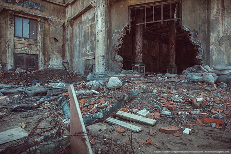 Декорации кварталов разрушенного Сталинграда - ФОТОСЕССИЯ