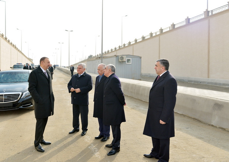 Президент Ильхам Алиев ознакомился с ходом строительных работ на дорожных узлах на проспекте Зии Буниятова - ОБНОВЛЕНО - ФОТО