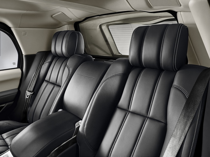 Новому Range Rover не страшны 15 кг динамита - ФОТО