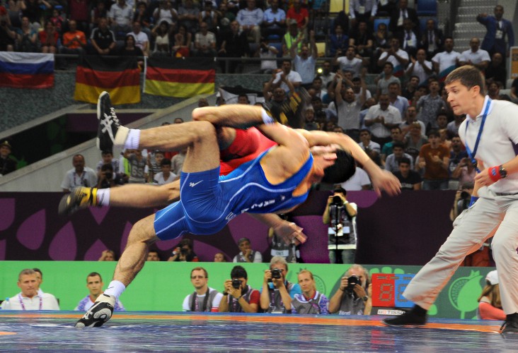 Президент Ильхам Алиев лично наградил азербайджанского борца-победителя Европейских игр - ВИДЕО