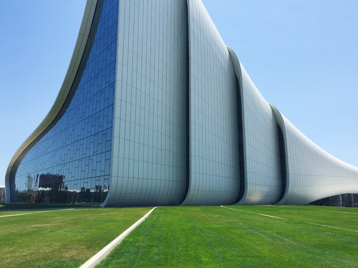 Центр Гейдара Алиева привел в восторг известного блогера - ФОТОГАЛЕРЕЯ