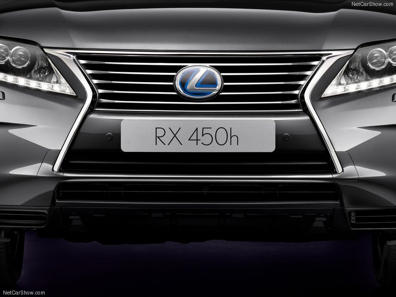 Lexus представил сразу два новых внедорожника в Женеве - ФОТОСЕССИЯ