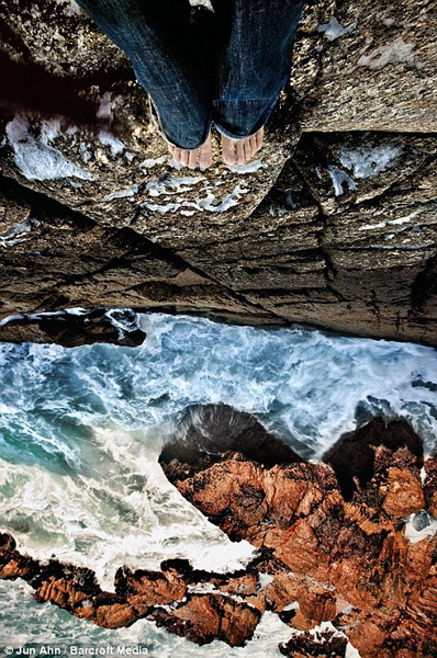 Головокружительные фотографии девушки с небоскребов - ФОТО