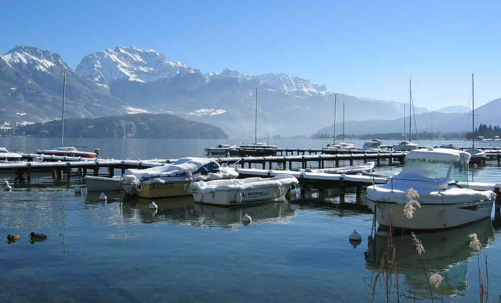 10 самых красивых озер мира - ФОТО