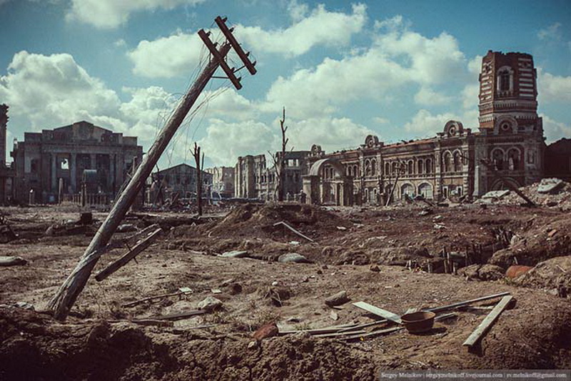Декорации кварталов разрушенного Сталинграда - ФОТОСЕССИЯ