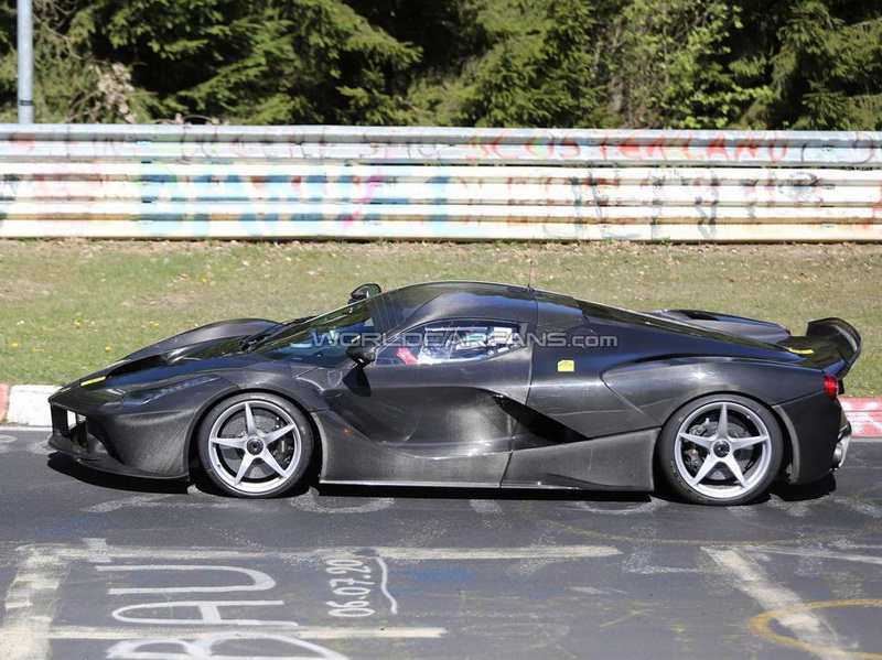Самая мощная Ferrari в истории марки появится в декабре - ФОТО