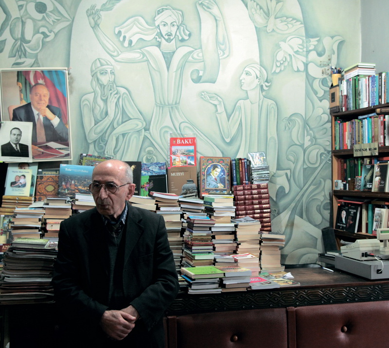 Bakıdakı kitab əhlinin sərrafı - FOTO