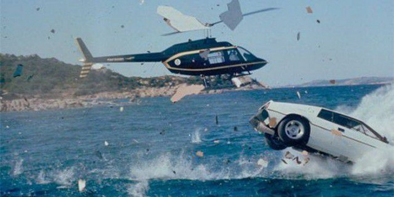 Основатель компании Tesla Motors купил субмарину Бонда - ФОТО