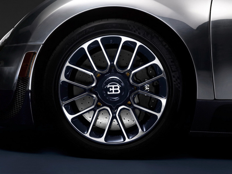 Bugatti посвятила спецверсию гиперкара Veyron своему основателю - ФОТО