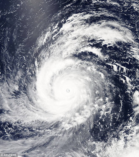 Супертайфун оставил без света более миллиона жителей Тайваня - ФОТО - ВИДЕО