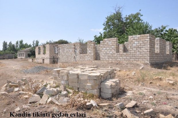 Güllə yağışında "çimən" Çıraqlı kəndi - FOTOREPORTAJ