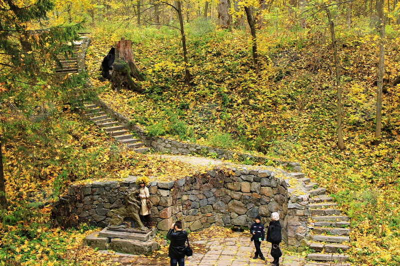 "Фотоклуб Day.Az": город Белая Церковь. Под сенью старинного сада - ФОТО