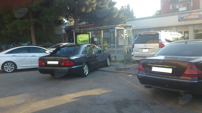 "Оригинальная" парковка для автомобилей в Баку - МОБИЛЬНЫЙ РЕПОРТЕР – ФОТО