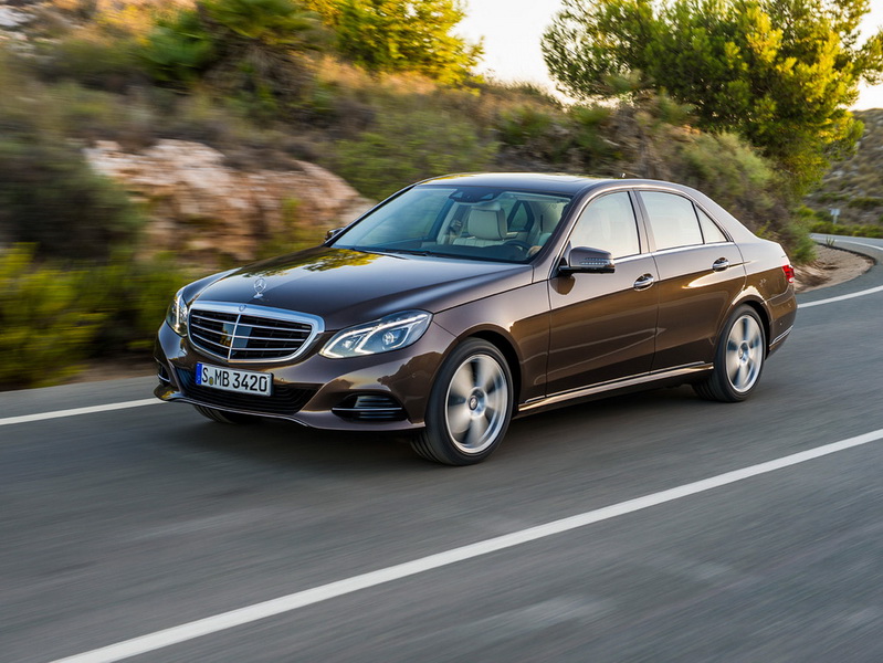 Обновленный Mercedes E-class появится в продаже весной 2013 года - ФОТО