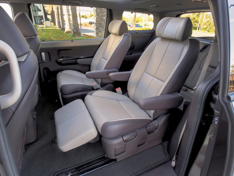 Новый минивэн Kia Sedona стал восьмиместным - ФОТО