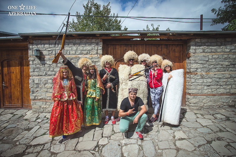 Участники "ONE LIFE" совершили увлекательный тур по Баку и Лахыджу - ФОТО