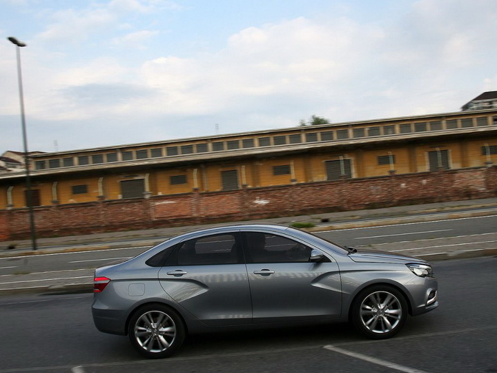 В 2016 году на конвейере в Ижевске появится удлиненная Lada Vesta - ФОТО