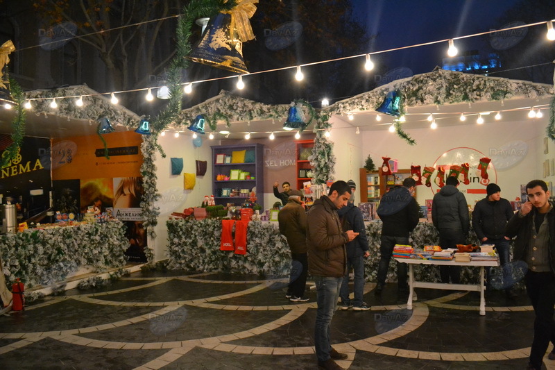 Настоящая сказка: новогодняя ярмарка в центре Баку - РЕПОРТАЖ - ФОТО