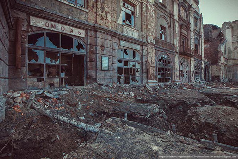 Декорации кварталов разрушенного Сталинграда - ФОТОСЕССИЯ