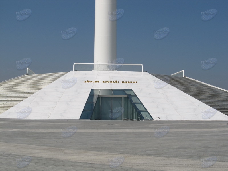 Новый символ Баку: Площадь государственного флага - ФОТОСЕССИЯ