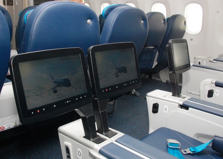 Самолетами AZAL отныне можно летать с особым комфортом