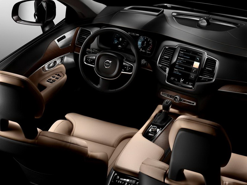 Volvo распродал первую партию нового XC90 за 47 часов - ФОТО