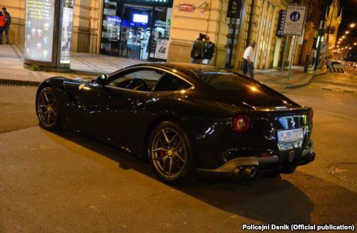 Azərbaycanlı milyonçunun oğlu "Ferrari"də tutuldu - FOTO