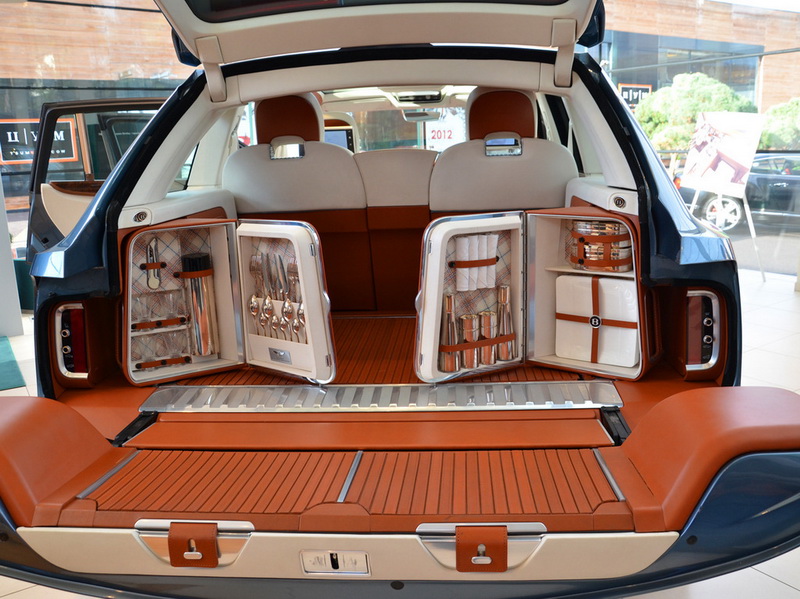 Новое имя для внедорожника Bentley нашли на Канарских островах - ФОТО