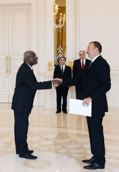 Президент Азербайджана принял верительные грамоты новоназначенных послов ряда стран - ОБНОВЛЕНО - ФОТО